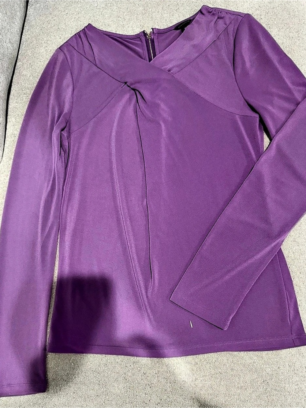 Ann Taylor Long Sleeve Top in Purple Size Medium Like New